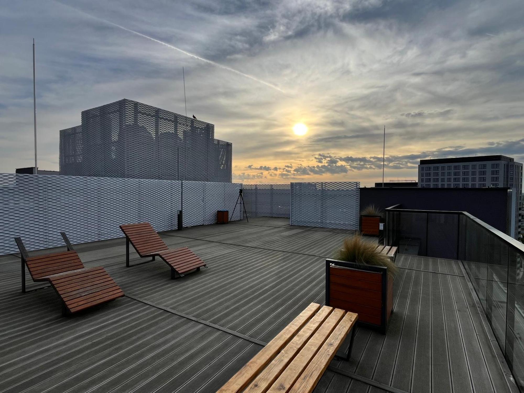 Family House By The River Odra -Panoramic Terrace - 3Room Apartment With 2 Separate Bedrooms And 2 Balconies By Wroapart-Pl- Perfect For Family & Business Stays Breslau Exterior foto