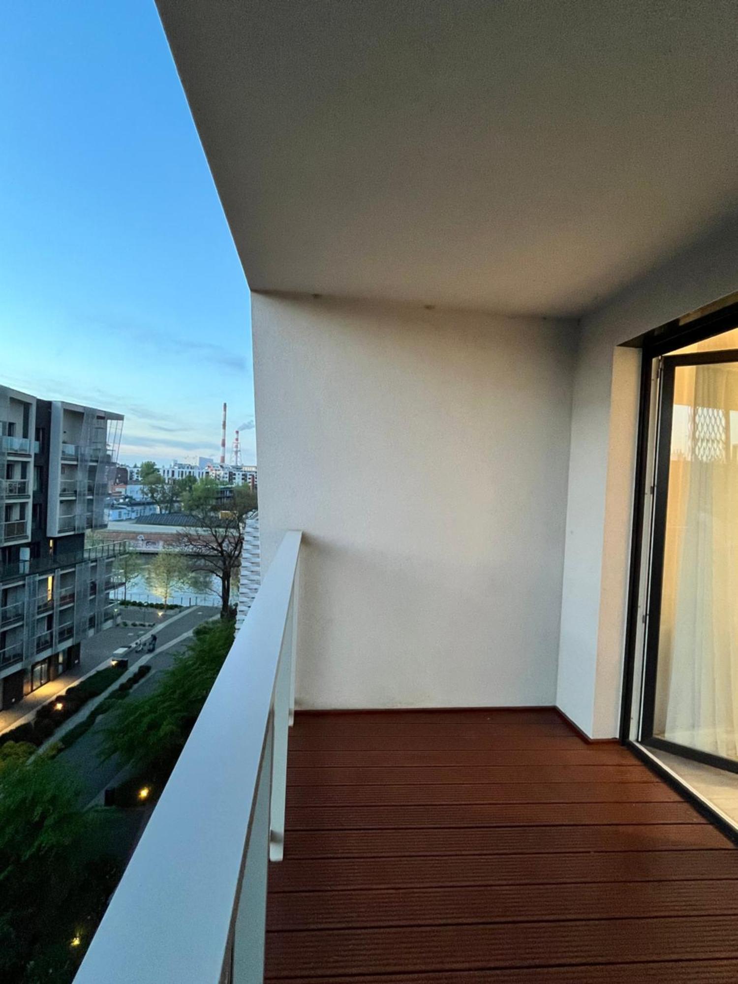 Family House By The River Odra -Panoramic Terrace - 3Room Apartment With 2 Separate Bedrooms And 2 Balconies By Wroapart-Pl- Perfect For Family & Business Stays Breslau Exterior foto